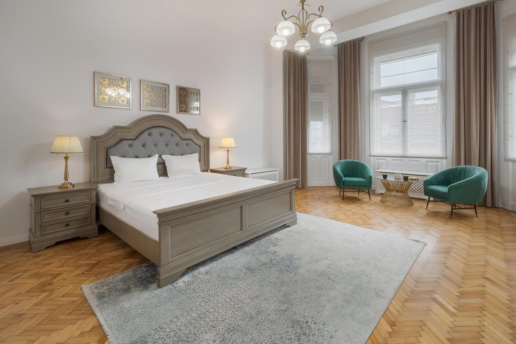 Royal Experience At Stern Palace Oradea Exterior foto